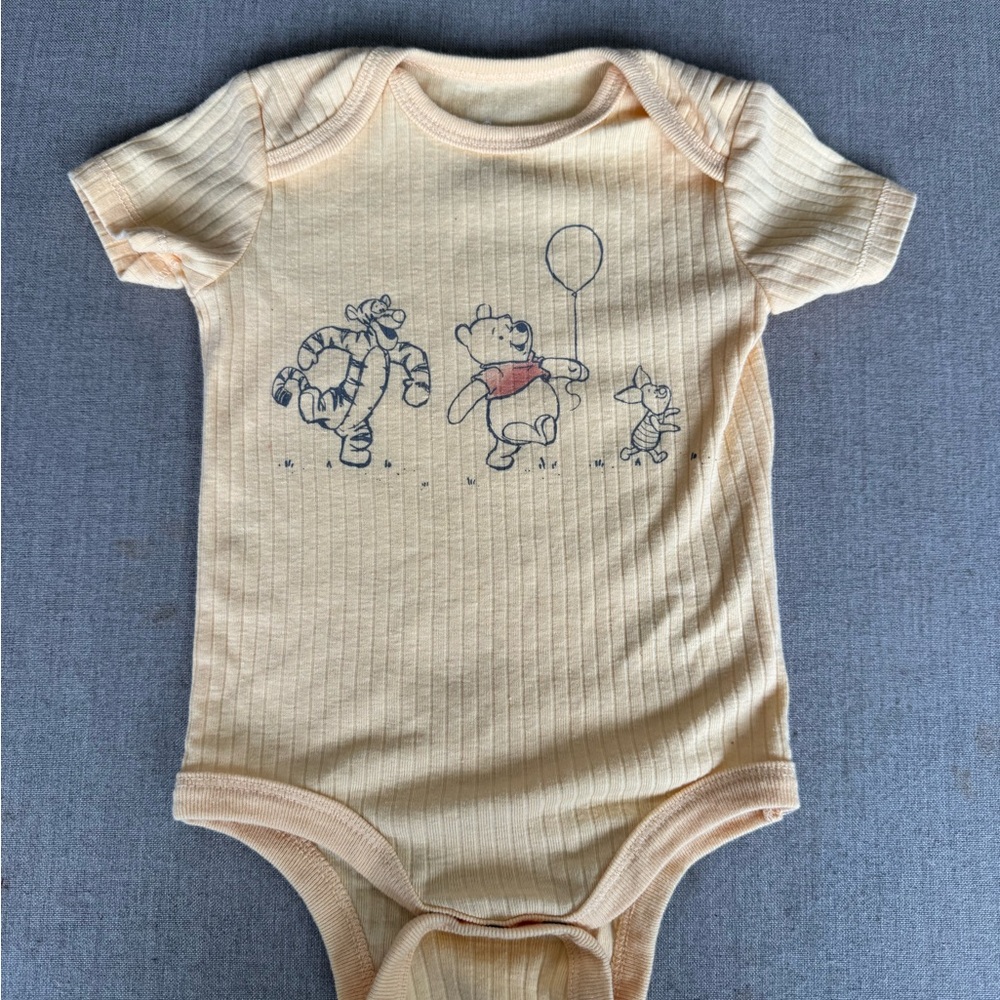 Disney, Winnie the Pooh, Yellow, Short Sleeve, Onesie, Size 3-6 Months